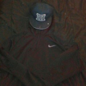 Mens nike black sweatshirt / 3 Line Black Hat